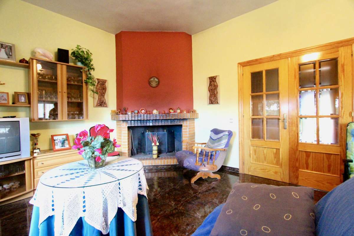 Fantastic villa at Cañadas de San Pedro just around 16km from Murcia city and 30min drive away from the lovely beaches of Mar Menor