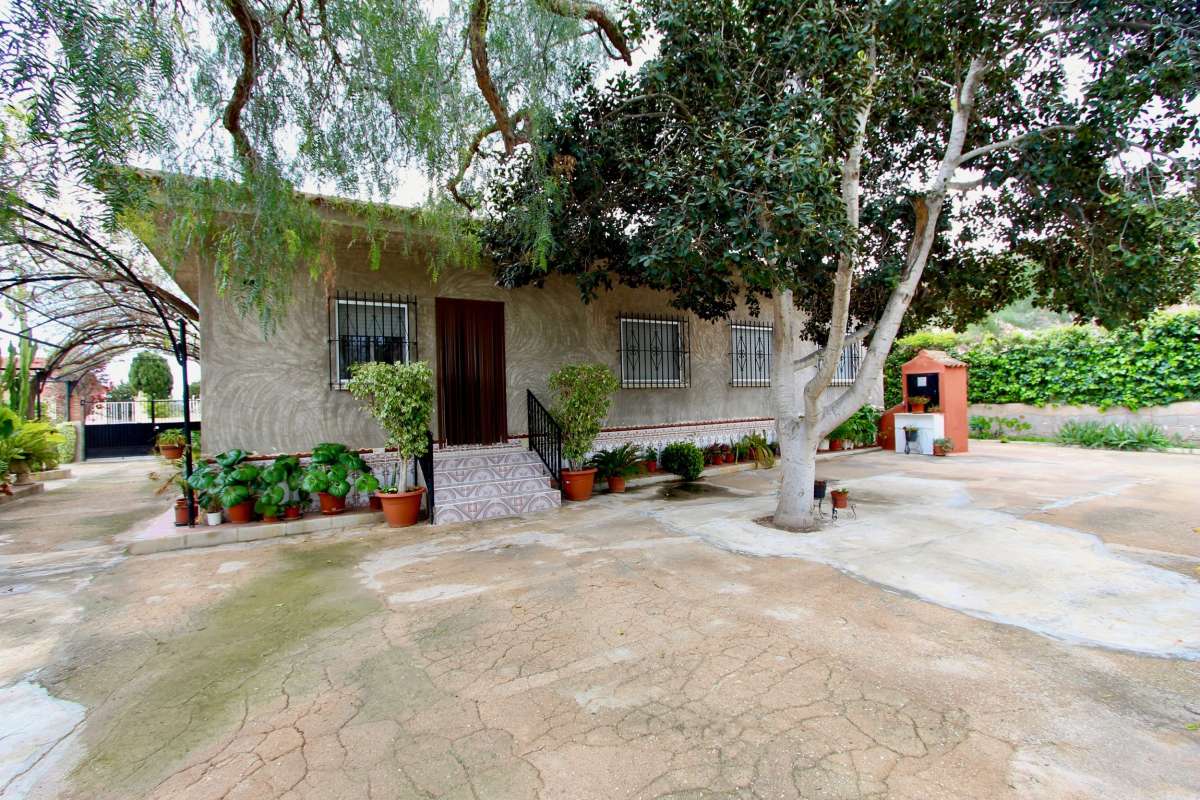 Kitchen in villa for sale in Canadas De San Pedro