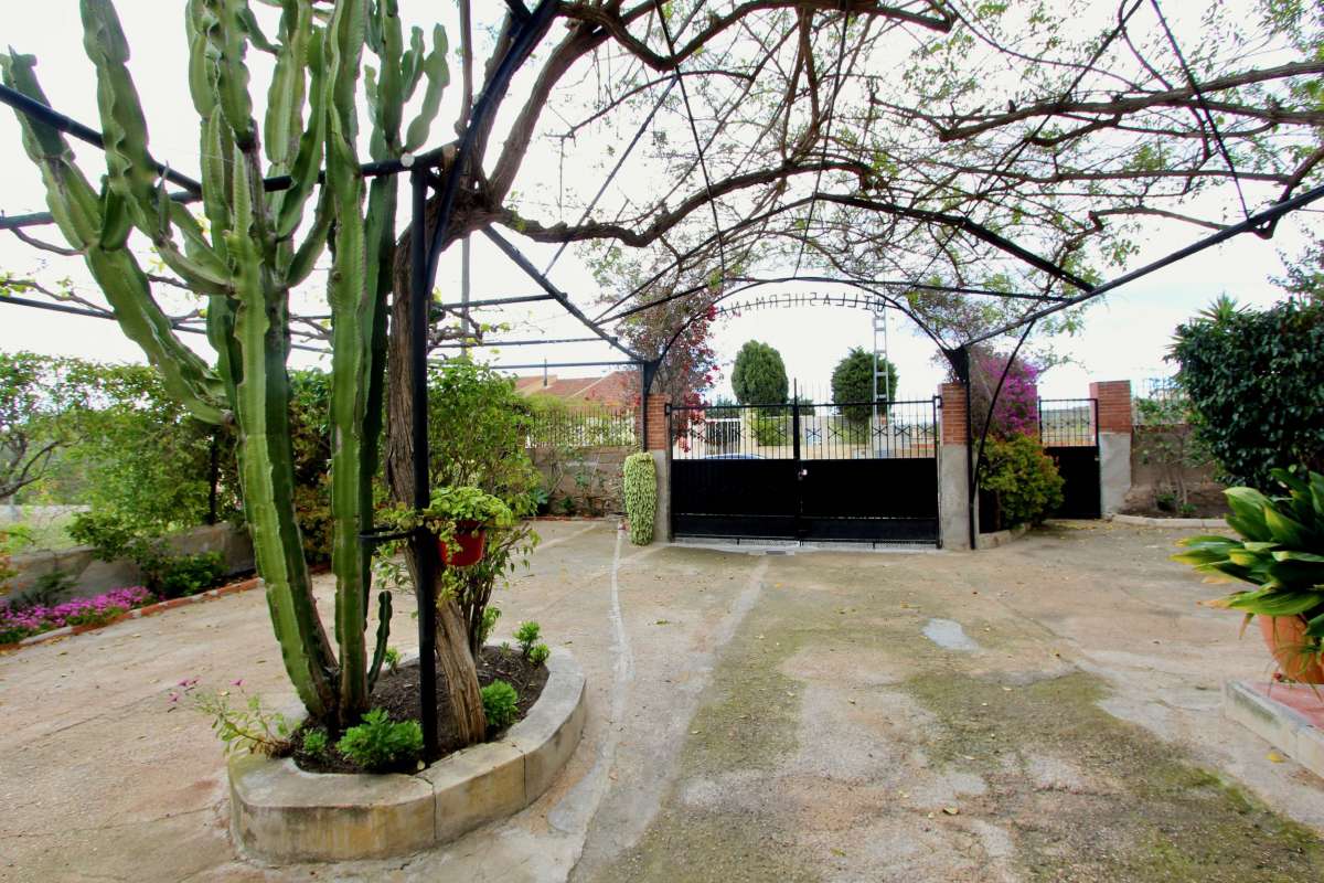 Dining area in villa for sale in Canadas De San Pedro