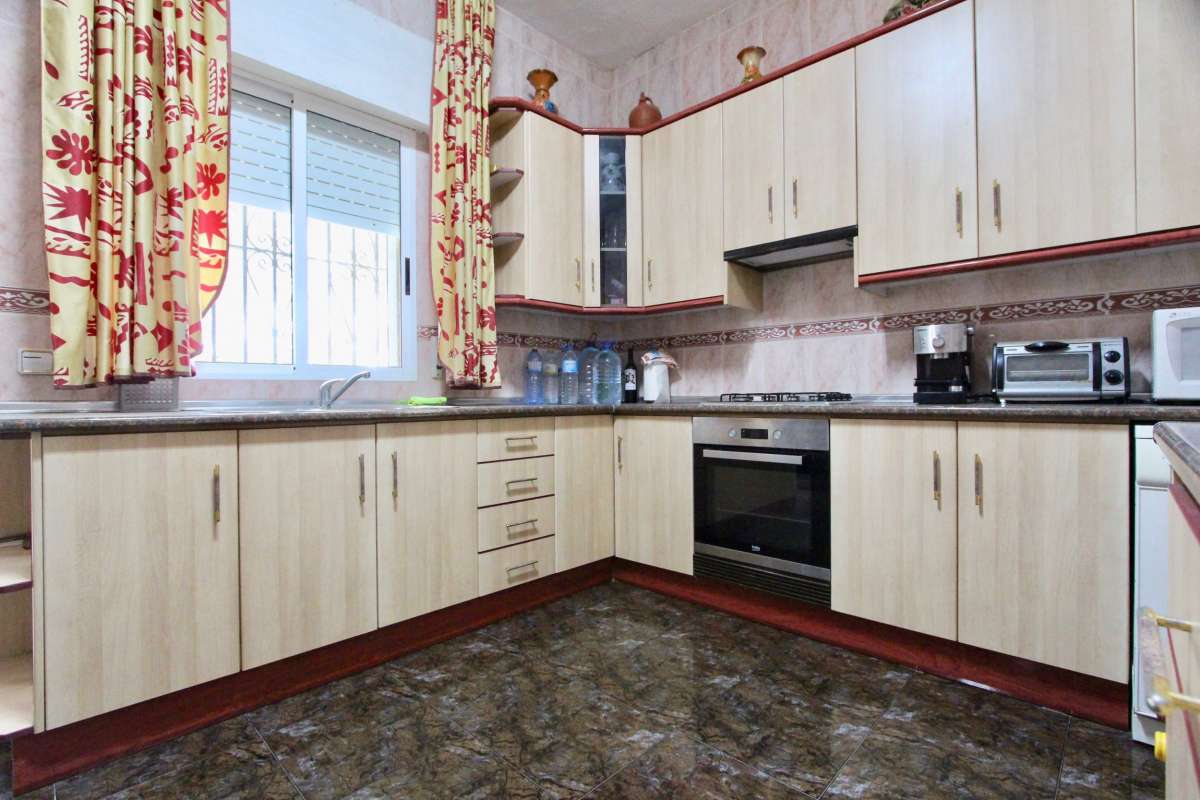 Garden in villa for sale in Canadas De San Pedro
