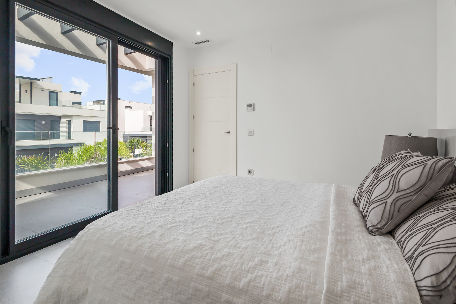 Bathroom in villa for sale in Algorfa
