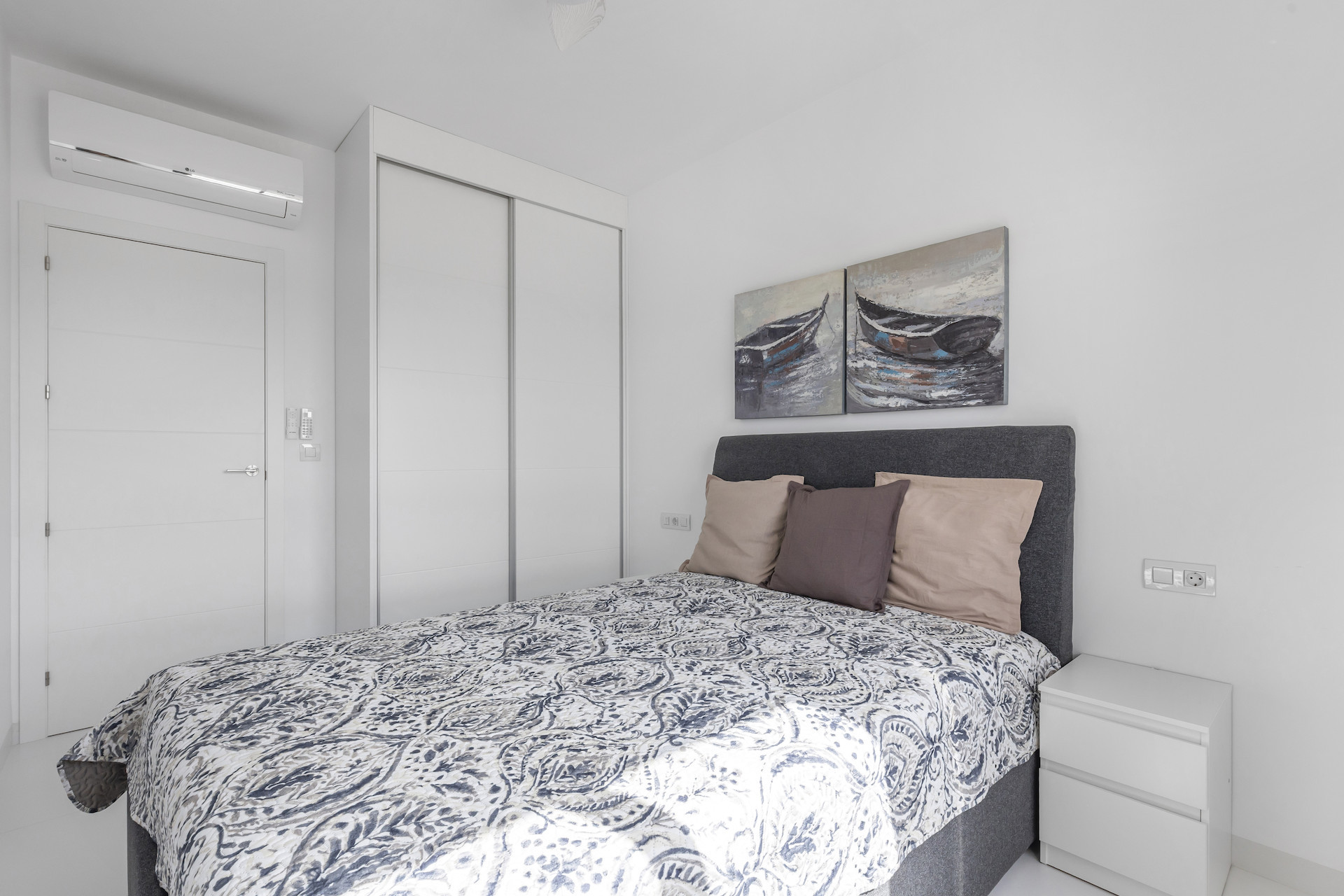 Bathroom in apartment for sale in San Miguel de Salinas
