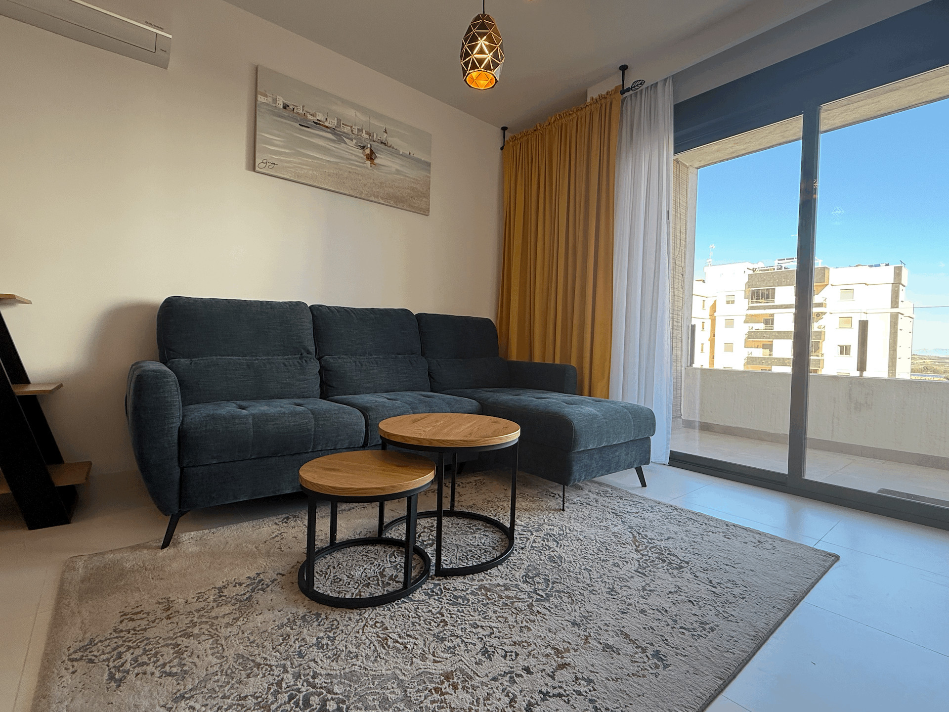 Modern, ready-to-move-in apartment in San Miguel de Salinas
