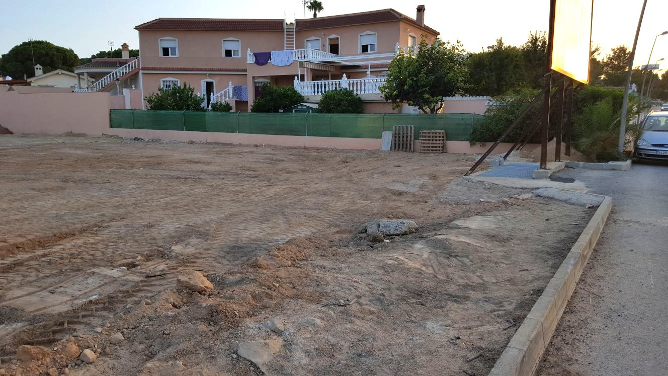 Pool area in land for sale in Los Balcones