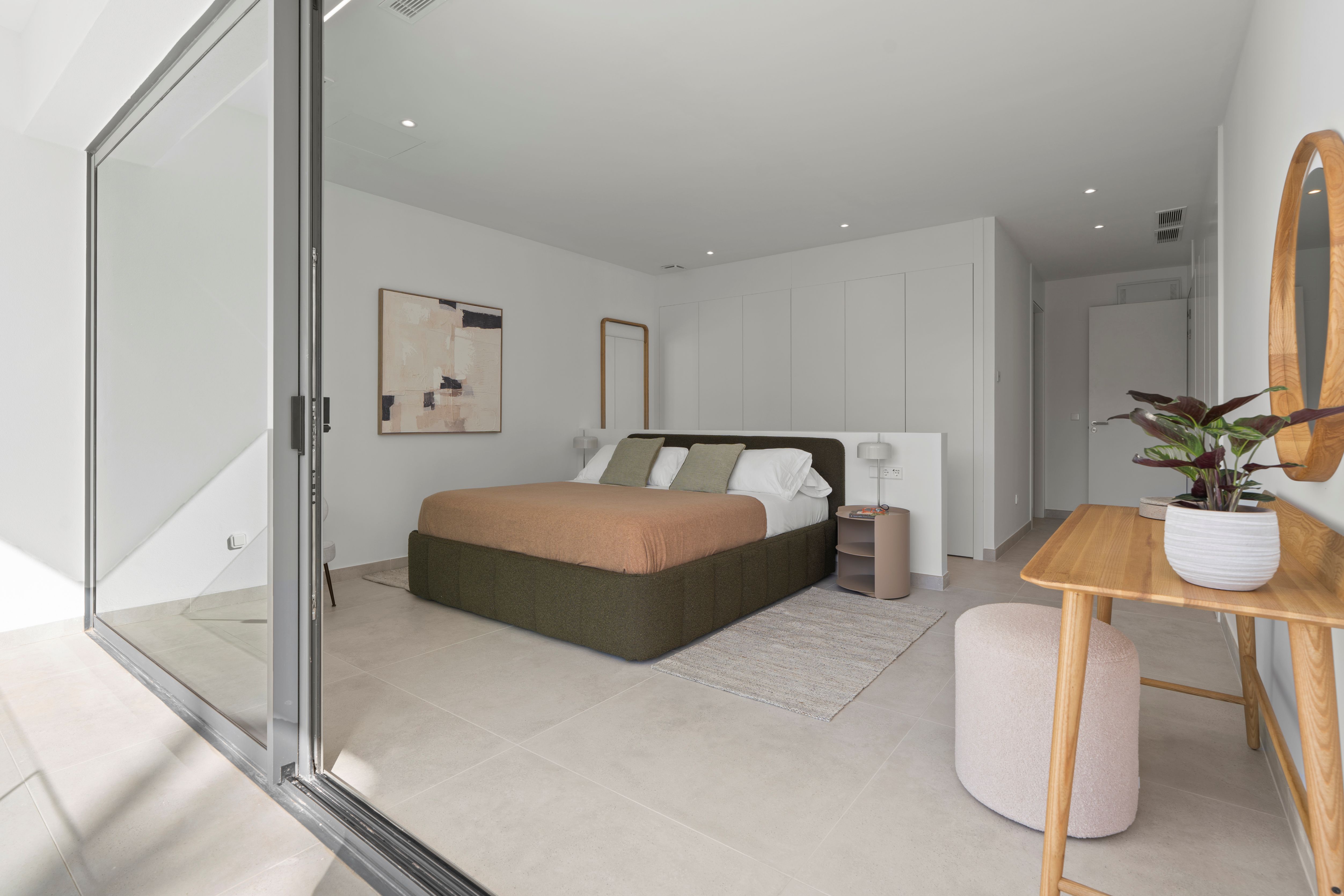 Bedroom in villa for sale in Benidorm