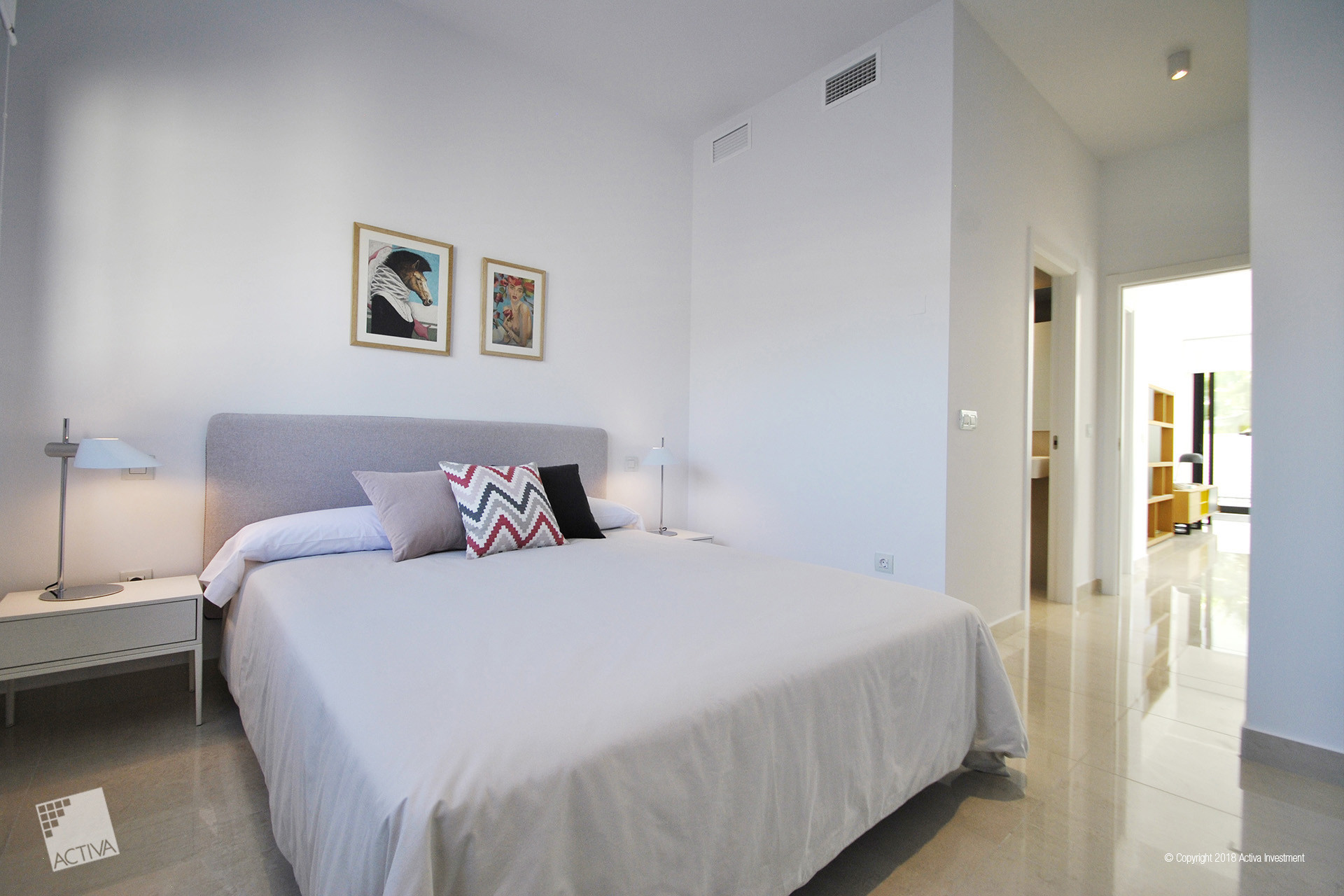 Bathroom in villa for sale in Rojales